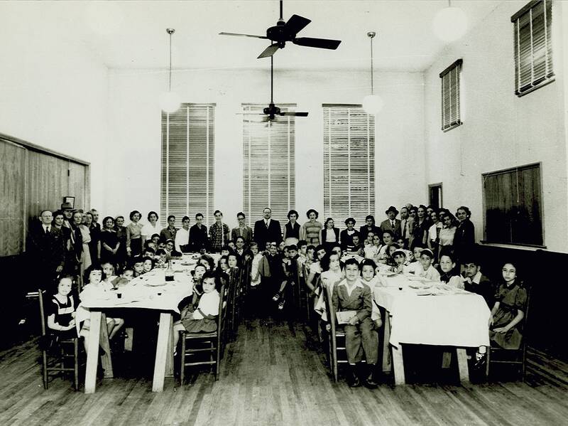 A photo from the 1940s showing members of the Tiferet Israel Grand Avenue Religious School.(Dallas Jewish Historical Society / Dallas Jewish Historical Society)